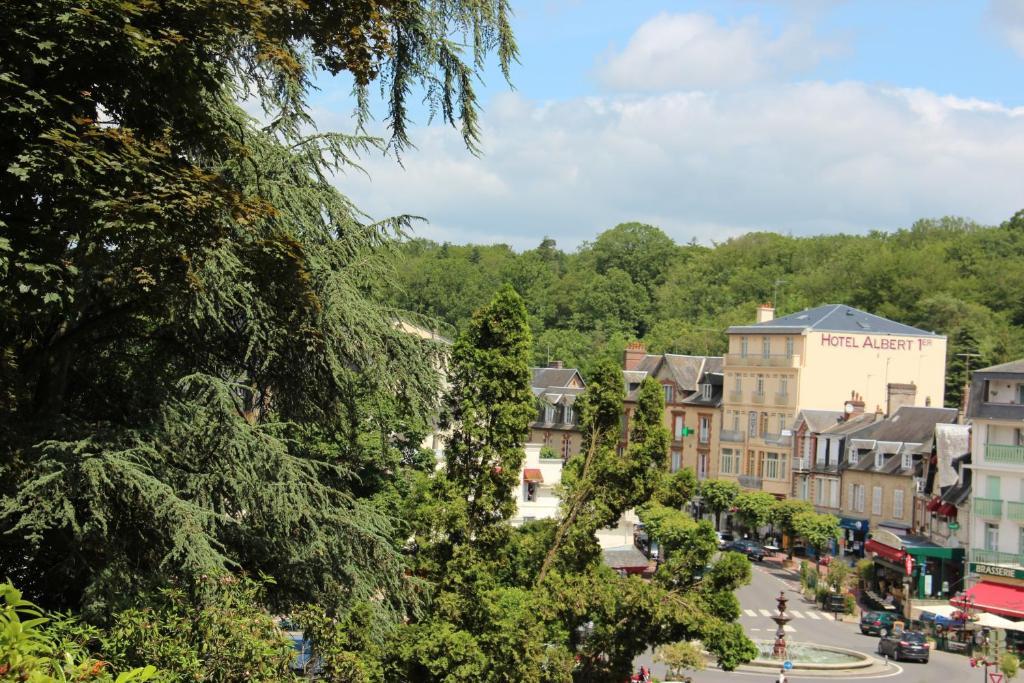 Albert Premier Hotel Bagnoles-de-l'Orne Esterno foto
