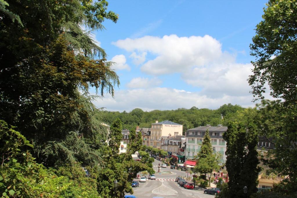 Albert Premier Hotel Bagnoles-de-l'Orne Esterno foto