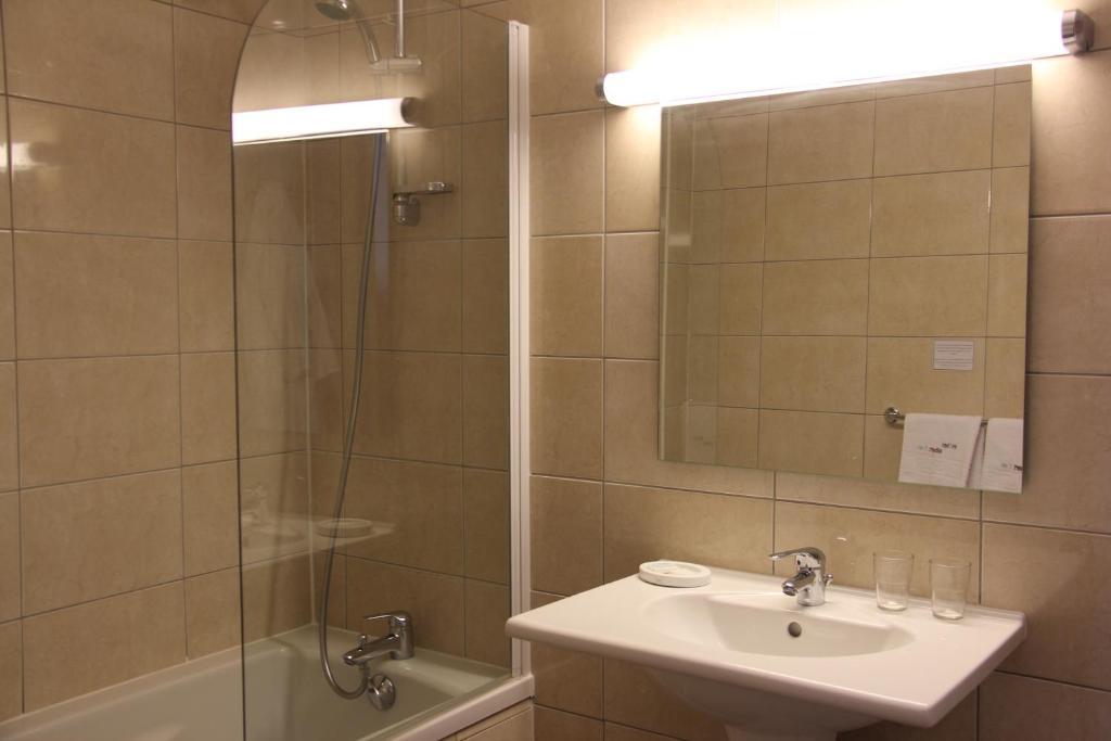 Albert Premier Hotel Bagnoles-de-l'Orne Esterno foto