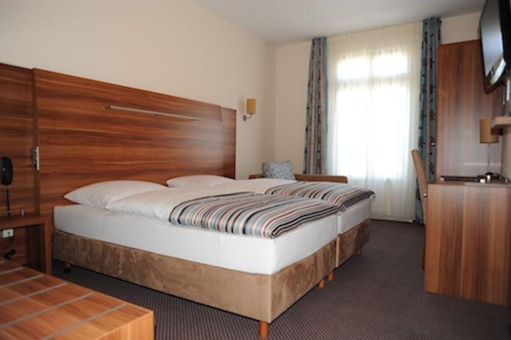 Albert Premier Hotel Bagnoles-de-l'Orne Esterno foto