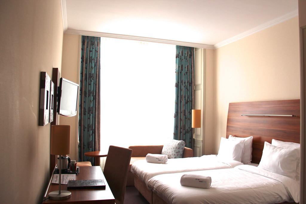 Albert Premier Hotel Bagnoles-de-l'Orne Esterno foto